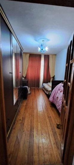 Satılır köhnə tikili 3 otaqlı 72 m², Elmlər Akademiyası m.-7