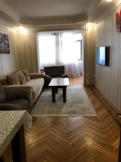 İcarə köhnə tikili 2 otaqlı 78 m², 28 May m.