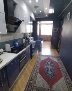 Satılır köhnə tikili 3 otaqlı 120 m², Sahil m.-10