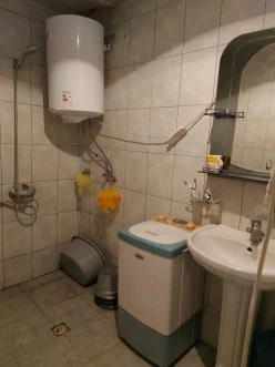 Satılır köhnə tikili 2 otaqlı 40 m²,  İnşaatçılar m.-4