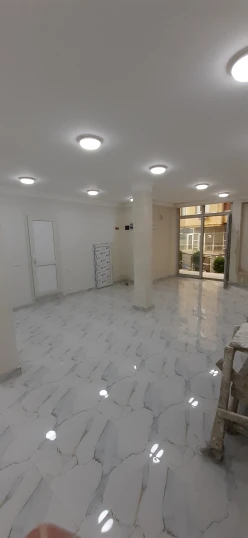 Satılır obyekt 130 m²,  İnşaatçılar m.-2