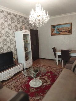 Satılır köhnə tikili 3 otaqlı 85 m², İnşaatçılar m.-7