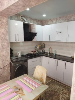 Satılır köhnə tikili 3 otaqlı 85 m², İnşaatçılar m.-17