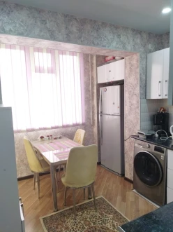 Satılır köhnə tikili 3 otaqlı 85 m², İnşaatçılar m.-16