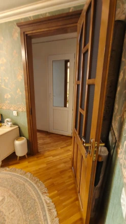 Satılır köhnə tikili 4 otaqlı 100 m²,  İnşaatçılar m.-9