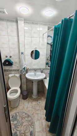 Satılır köhnə tikili 4 otaqlı 100 m²,  İnşaatçılar m.-11