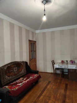 Satılır köhnə tikili 2 otaqlı 55 m², Müşfiqabad q.-5