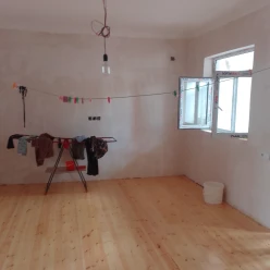 Satılır yeni tikili 6 otaqlı 105 m², İnşaatçılar m.-9