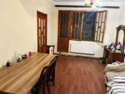 Satılır köhnə tikili 2 otaqlı 48 m², İnşaatçılar m.-3