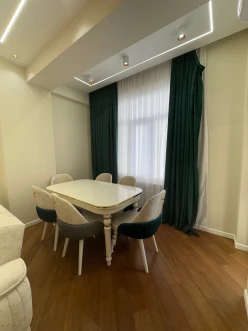 İcarə yeni tikili 2 otaqlı 70 m²,  28 May m.-3