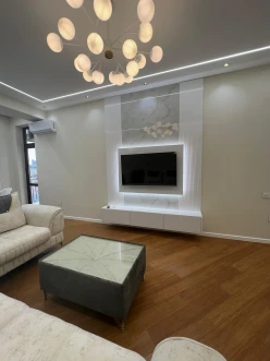 İcarə yeni tikili 2 otaqlı 70 m²,  28 May m.-4
