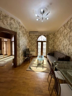 İcarə köhnə tikili 2 otaqlı 52 m²,  28 May m.-2