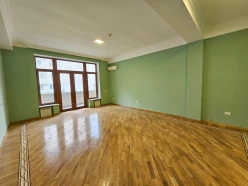 Satılır obyekt 3100 m²,  Elmlər Akademiyası m.-5