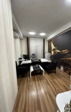 İcarə ofis 6 otaqlı 140 m²,  20 yanvar m.-7
