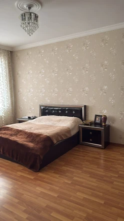 Satılır ev/villa 7 otaqlı 300 m², Azadlıq prospekti m.-4