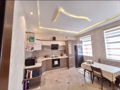 Satılır ev/villa 7 otaqlı 300 m², Azadlıq prospekti m.-7