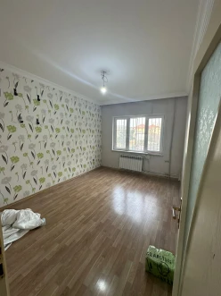 Satılır köhnə tikili 3 otaqlı 80 m², Qara Qarayev m.-3