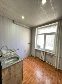 Satılır köhnə tikili 2 otaqlı 47 m², Elmlər Akademiyası m.-7