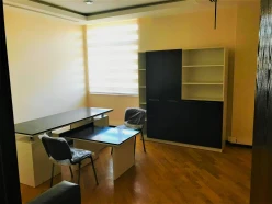 İcarə ofis 6 otaqlı 250 m², 28 May m.-4