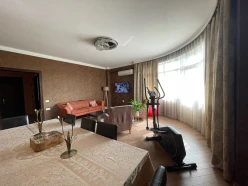 Satılır yeni tikili 3 otaqlı 148 m²,  28 May m.-2