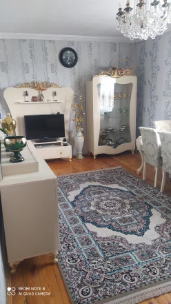 Satılır köhnə tikili 6 otaqlı 200 m², Azadlıq prospekti m.-13