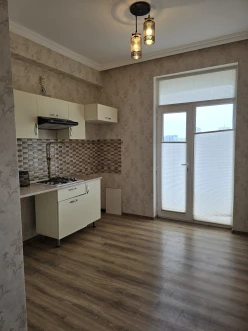 İcarə yeni tikili 3 otaqlı 80 m², İnşaatçılar m.-4