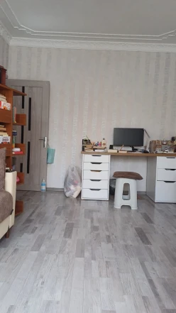 Satılır köhnə tikili 3 otaqlı 85 m², İnşaatçılar m.-11 Satılır köhnə tikili 3 otaqlı 85 m², İnşaatçılar m.-11