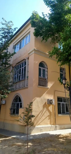 Satılır köhnə tikili 2 otaqlı 60 m², Bayıl q.-14