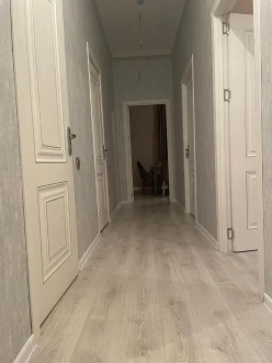 Satılır yeni tikili 2 otaqlı 60 m², İnşaatçılar m.-10