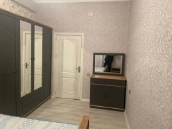 Satılır yeni tikili 2 otaqlı 60 m², İnşaatçılar m.-7