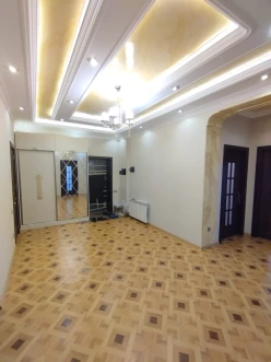 Satılır yeni tikili 4 otaqlı 147 m², İnşaatçılar m.-14