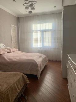 Satılır yeni tikili 3 otaqlı 141 m², İnşaatçılar m.-7