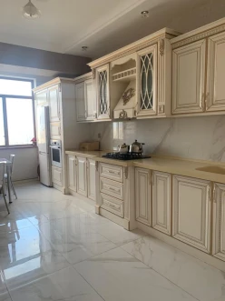 Satılır yeni tikili 3 otaqlı 141 m², İnşaatçılar m.-5