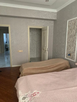 Satılır yeni tikili 3 otaqlı 141 m², İnşaatçılar m.-6