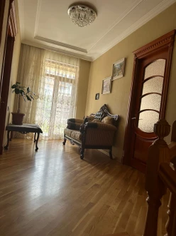 Satılır ev/villa 6 otaqlı 280 m², Bakıxanov q.-17