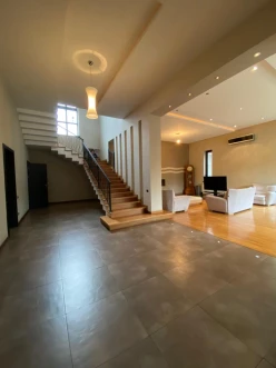 Satılır ev/villa 7 otaqlı 350 m², Bakıxanov q.-10