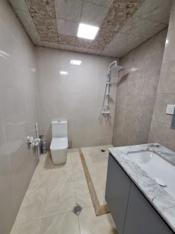 Satılır yeni tikili 2 otaqlı 76.7 m², İnşaatçılar m.-6