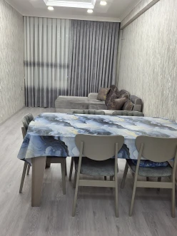 Satılır yeni tikili 2 otaqlı 76.7 m², İnşaatçılar m.-13