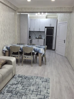 Satılır yeni tikili 2 otaqlı 76.7 m², İnşaatçılar m.-10