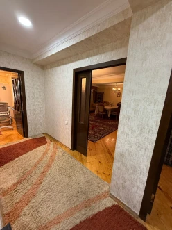 Satılır yeni tikili 4 otaqlı 140 m², İnşaatçılar m.-6 Satılır yeni tikili 4 otaqlı 140 m², İnşaatçılar m.-6