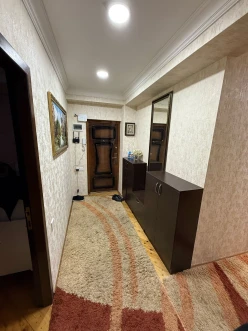 Satılır yeni tikili 4 otaqlı 140 m², İnşaatçılar m.-16 Satılır yeni tikili 4 otaqlı 140 m², İnşaatçılar m.-16