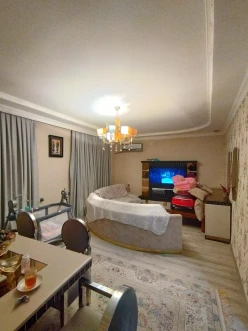 Satılır ev/villa 4 otaqlı 140 m², İnşaatçılar m.-14 Satılır ev/villa 4 otaqlı 140 m², İnşaatçılar m.-14