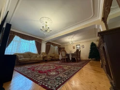 Satılır yeni tikili 4 otaqlı 140 m², İnşaatçılar m.-7 Satılır yeni tikili 4 otaqlı 140 m², İnşaatçılar m.-7