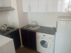 Satılır yeni tikili 2 otaqlı 45 m²,  İnşaatçılar m.-3