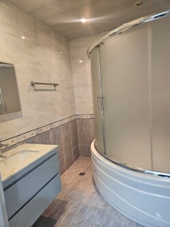 İcarə yeni tikili 3 otaqlı 145 m²,  28 May m.-10