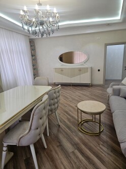 İcarə yeni tikili 3 otaqlı 145 m²,  28 May m.-3