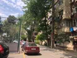 Satılır köhnə tikili 2 otaqlı 55 m², Azadlıq prospekti m.-6