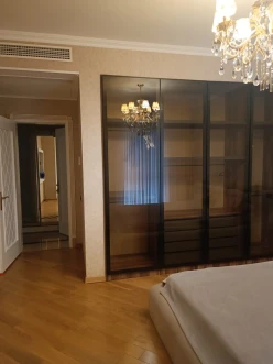 İcarə yeni tikili 3 otaqlı 150 m²,  28 May m.-6