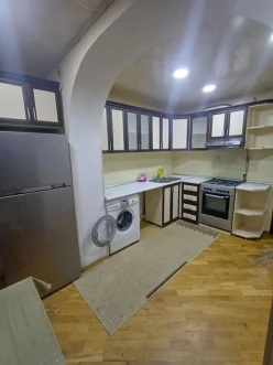 İcarə köhnə tikili 2 otaqlı 65 m², Azadlıq prospekti m.-6