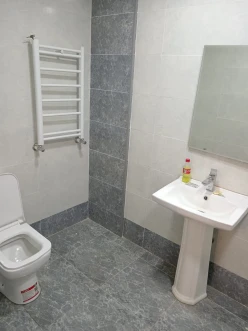 Satılır yeni tikili 1 otaqlı 67 m², Saray q.-4